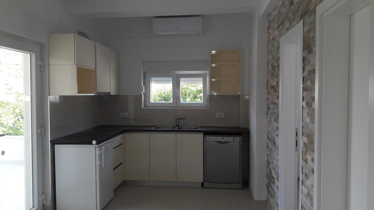 Apartments By The Sea Bilo, Primosten - 14601 Exterior foto