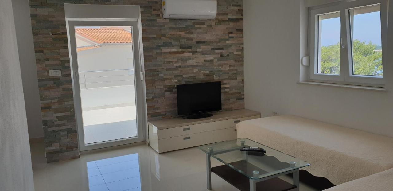 Apartments By The Sea Bilo, Primosten - 14601 Exterior foto
